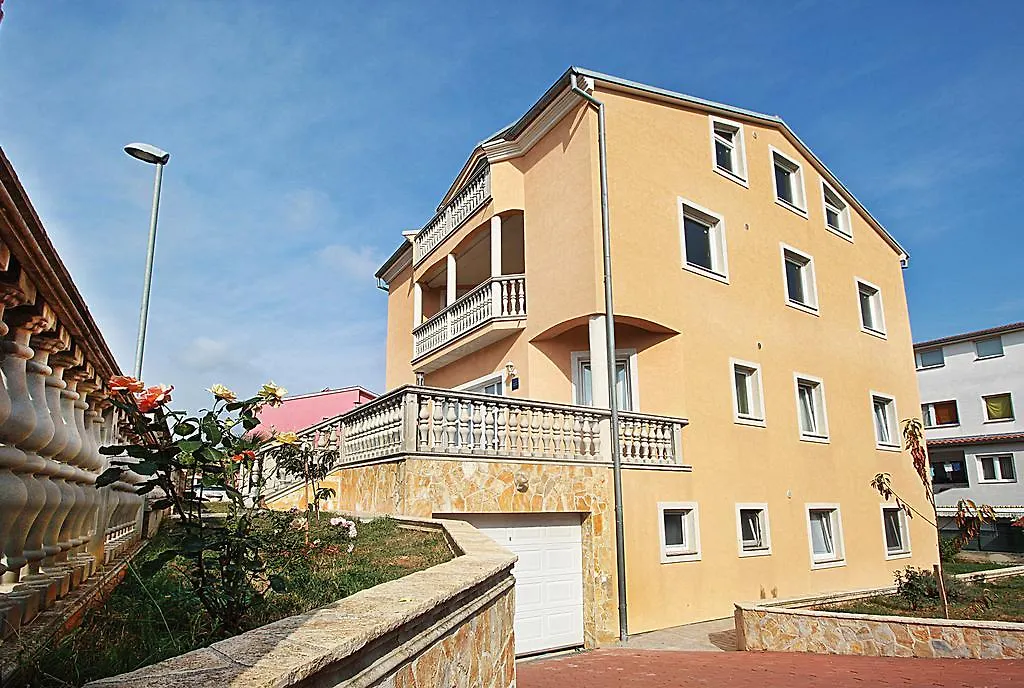 Apartment Vukadin Pula